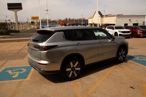 New 2025 Mitsubishi Outlander SE image 5