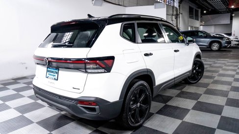 New 2025 Volkswagen Taos SE image 7