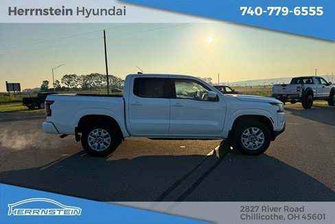 Used 2024 Nissan Frontier SV w/ SV Convenience Package image 31