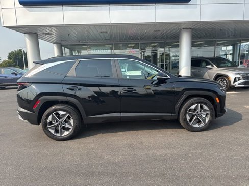 Certified 2025 Hyundai Tucson SEL image 2