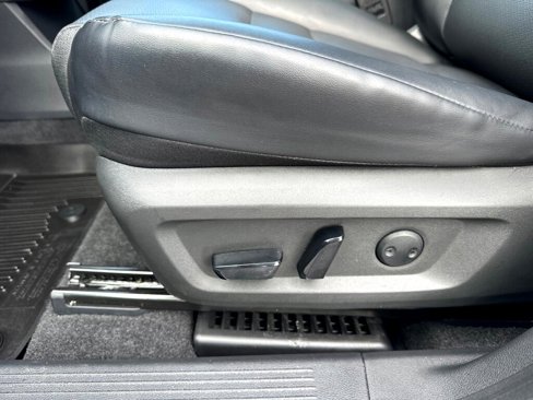 Used 2023 Nissan Rogue SV image 23
