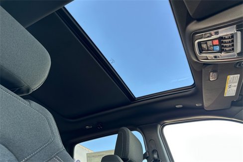 New 2026 RAM 1500 4x4 Crew Cab image 15