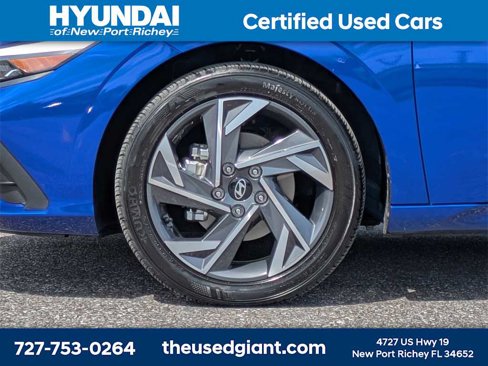 Certified 2025 Hyundai Elantra Sport image 10