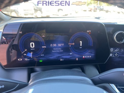 New 2024 Chevrolet Equinox EV LT image 17