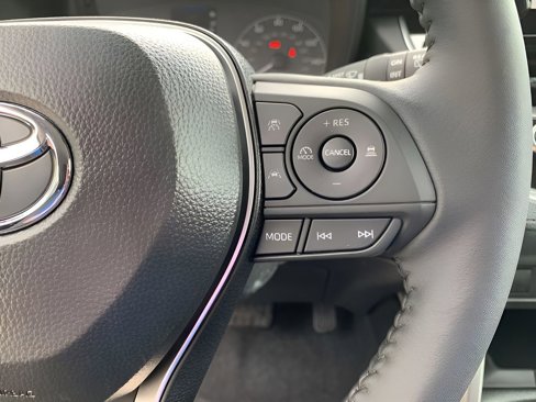 New 2025 Toyota Corolla Cross LE image 27