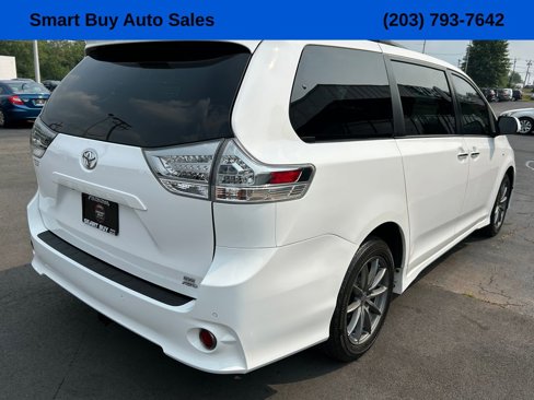 Used 2019 Toyota Sienna SE image 7