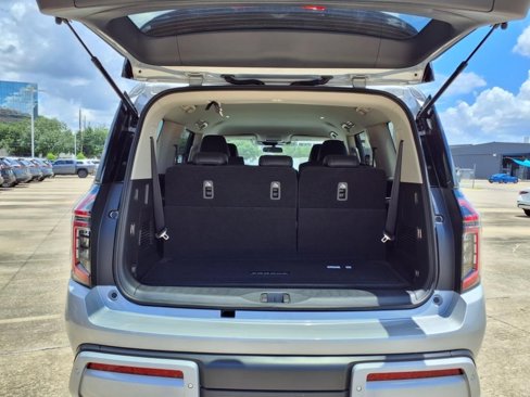 New 2025 Nissan Armada SV image 24
