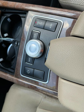 Used 2011 Mercedes-Benz E 550 Sedan image 31