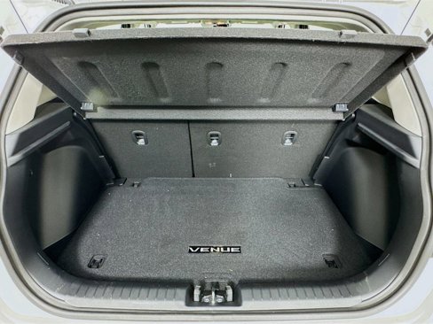 Certified 2025 Hyundai Venue SEL image 26