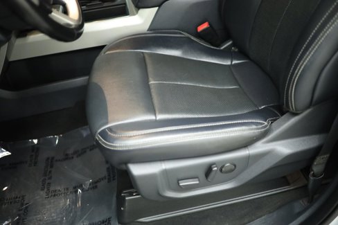 Used 2022 Ford F350 Lariat image 27