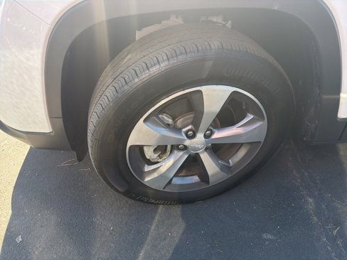 Certified 2022 Jeep Cherokee Limited image 9