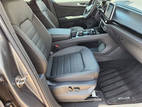 New 2025 Volkswagen Atlas Cross Sport SEL R-Line image 13