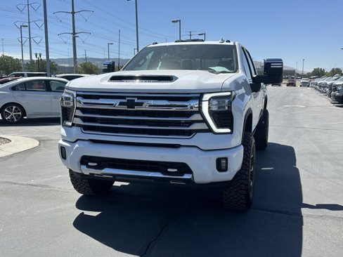 Used 2025 Chevrolet Silverado 3500 High Country w/ High Country Premium Package image 4