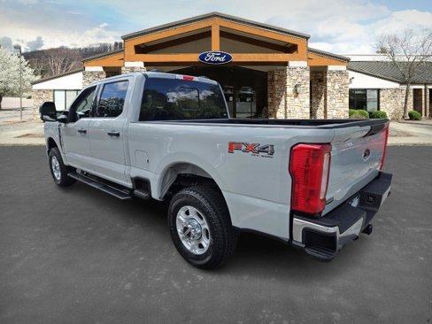 New 2025 Ford F250 XLT w/ FX4 Off-Road Package image 7
