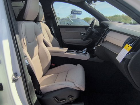 New 2026 Volvo XC90 B6 Ultra w/ Protection Package Premier image 28