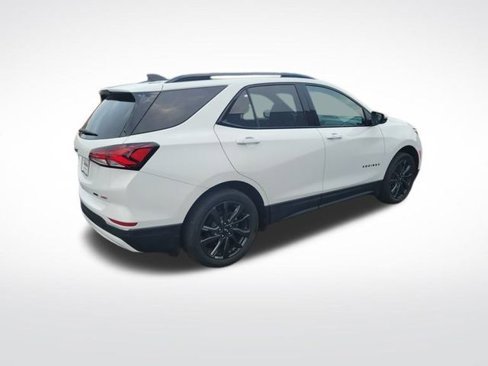 Used 2022 Chevrolet Equinox RS w/ RS Leather Package image 5