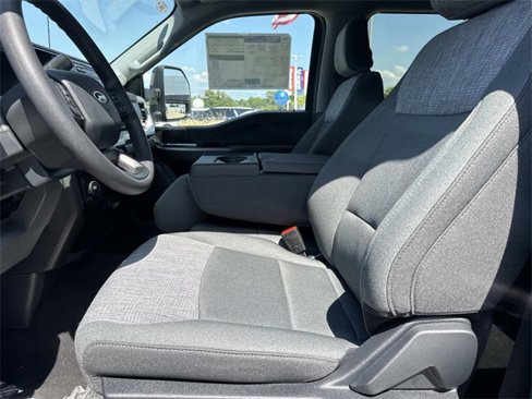New 2025 Ford F250 XLT w/ Black Appearance Package image 7