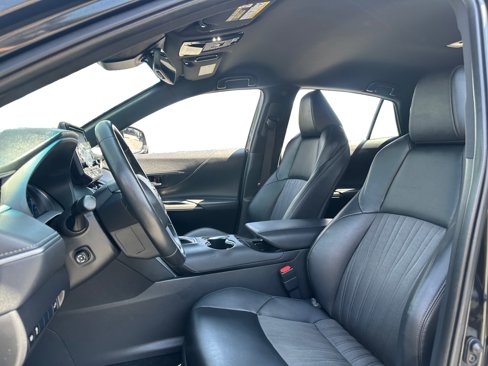 Used 2021 Toyota Venza XLE image 9