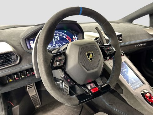 Used 2024 Lamborghini Huracan STO image 10