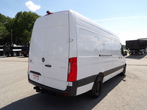 Used 2025 Mercedes-Benz Sprinter 2500 image 7