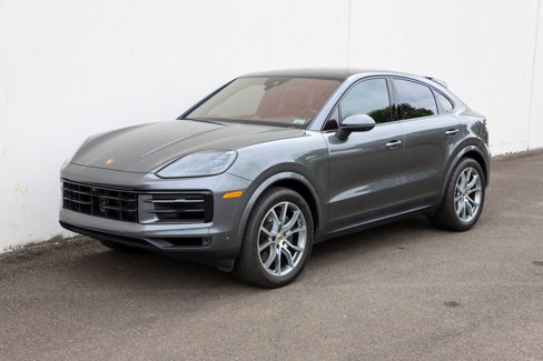 Used 2024 Porsche Cayenne Coupe image 10