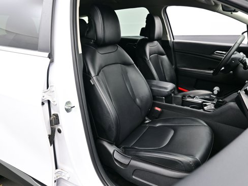 Used 2023 Kia Sportage EX image 15