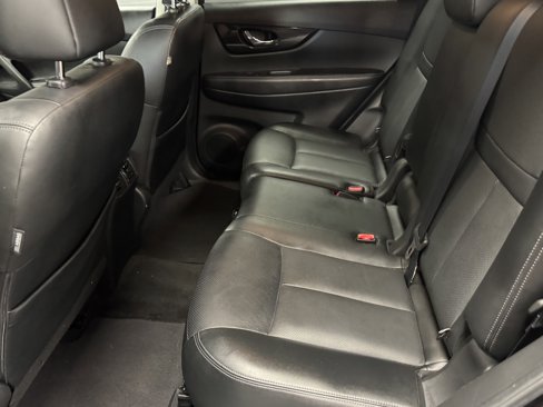 Used 2017 Nissan Rogue SL image 13