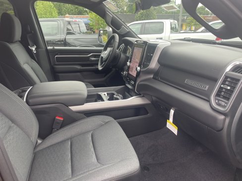 New 2026 RAM 1500 4x4 Crew Cab image 17