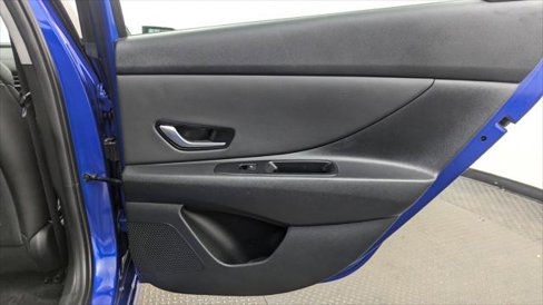 Used 2025 Hyundai Elantra Limited image 21