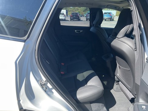 Certified 2025 Volvo XC60 B5 Plus image 32