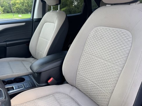 Certified 2022 Ford Escape SE image 11