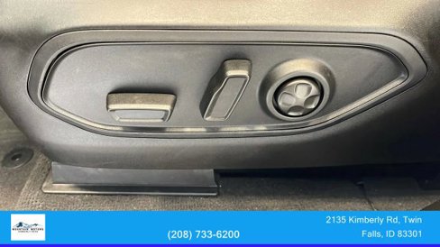 Used 2023 Jeep Grand Cherokee Limited w/ Black Appearance Package image 16