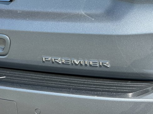 Used 2023 Chevrolet Suburban Premier image 36