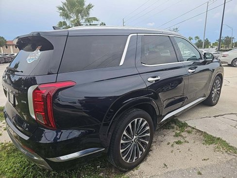 Used 2024 Hyundai Palisade Calligraphy image 3