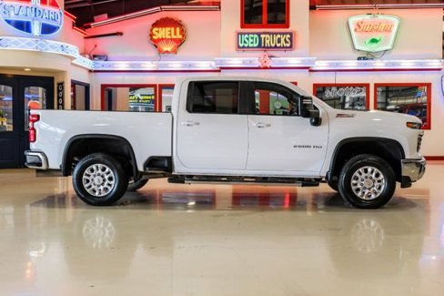 Used 2024 Chevrolet Silverado 2500 LT image 10