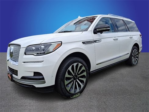Used 2024 Lincoln Navigator Reserve image 1