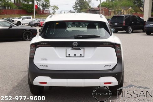 Used 2025 Nissan Kicks S image 6