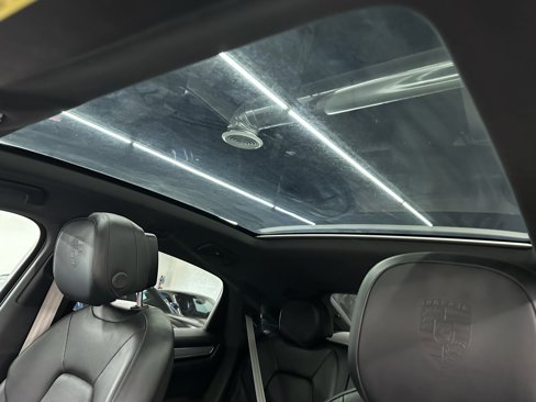 Used 2023 Porsche Cayenne Coupe image 26