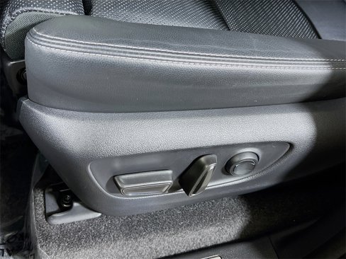Certified 2025 Toyota Land Cruiser image 18