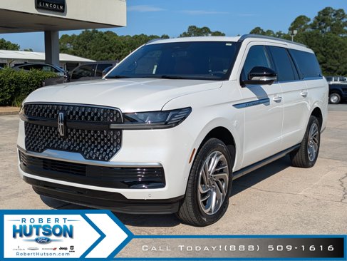 New 2025 Lincoln Navigator L Reserve image 2