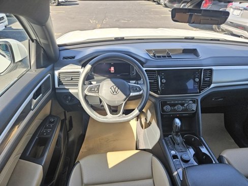 Used 2022 Volkswagen Atlas Cross Sport SE image 17