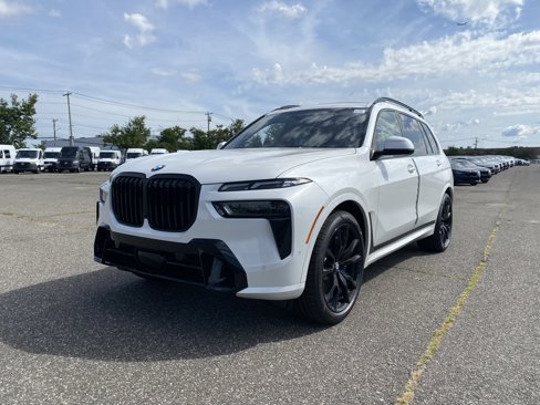 New 2026 BMW X7 xDrive40i image 1