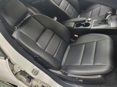 Used 2014 Mercedes-Benz C 250 Sedan image 18