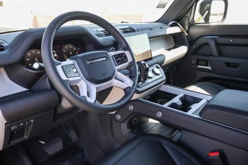 New 2025 Land Rover Defender 110 S image 18