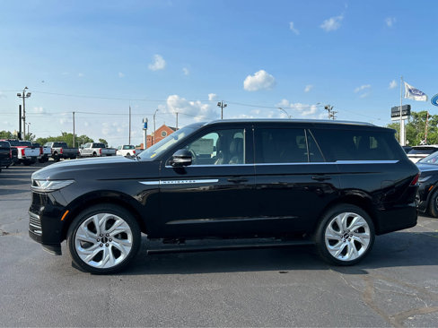 New 2025 Lincoln Navigator Reserve image 1