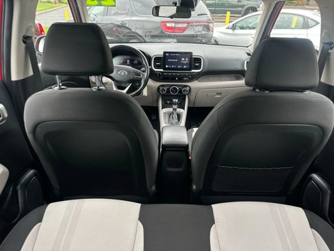 Used 2023 Hyundai Venue SEL image 12