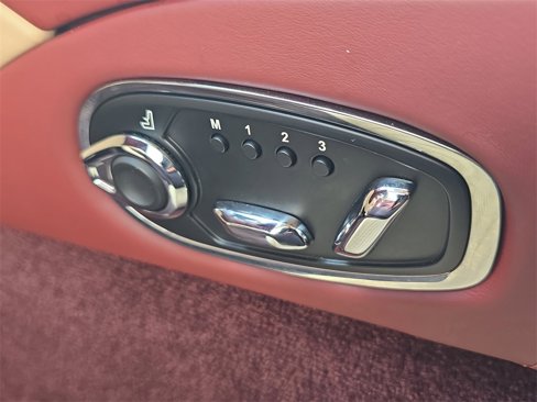 Used 2019 Aston Martin DB11 Volante image 14