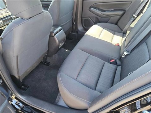 Used 2024 Nissan Altima 2.5 SV image 17