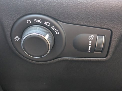 Used 2023 Jeep Compass Sport image 21