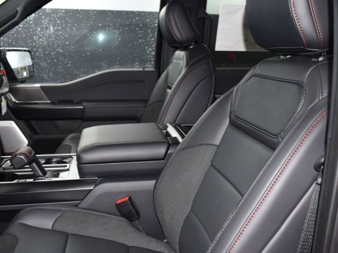 New 2025 Ford F350 Lariat w/ Black Appearance Package image 4